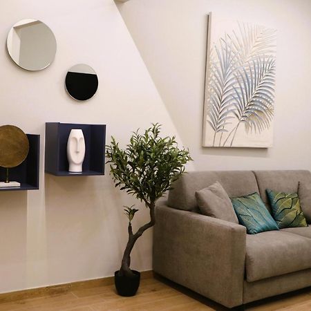Ioletta House Apartment คาตาเนีย ภายนอก รูปภาพ