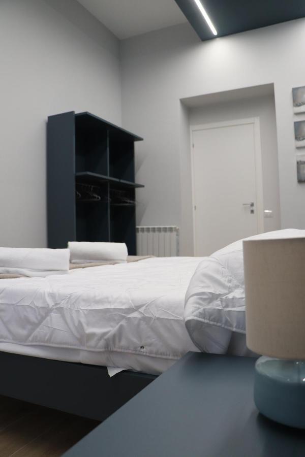 Ioletta House Apartment คาตาเนีย ภายนอก รูปภาพ