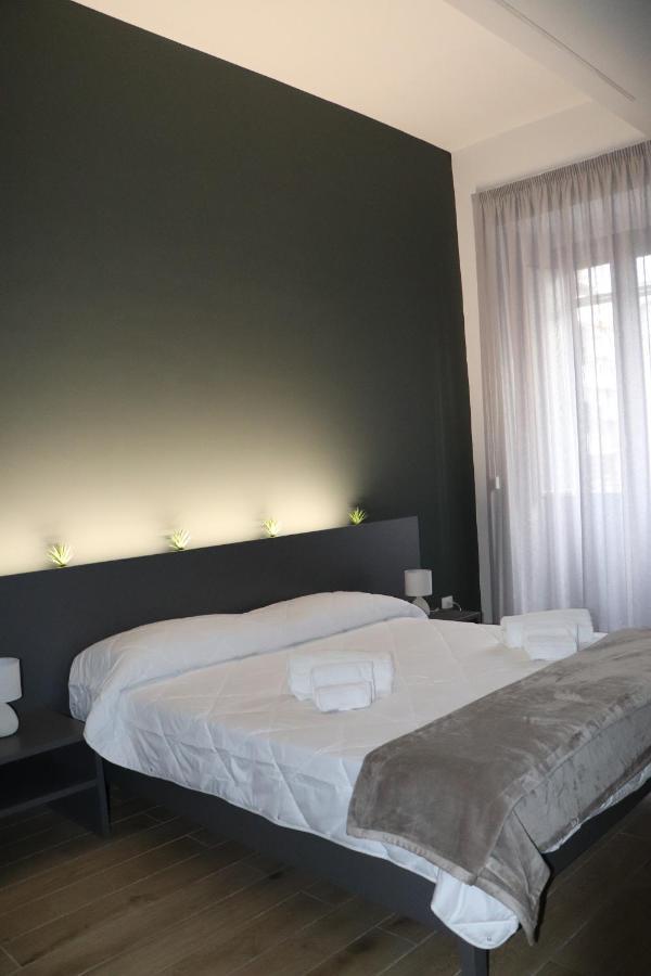 Ioletta House Apartment คาตาเนีย ภายนอก รูปภาพ
