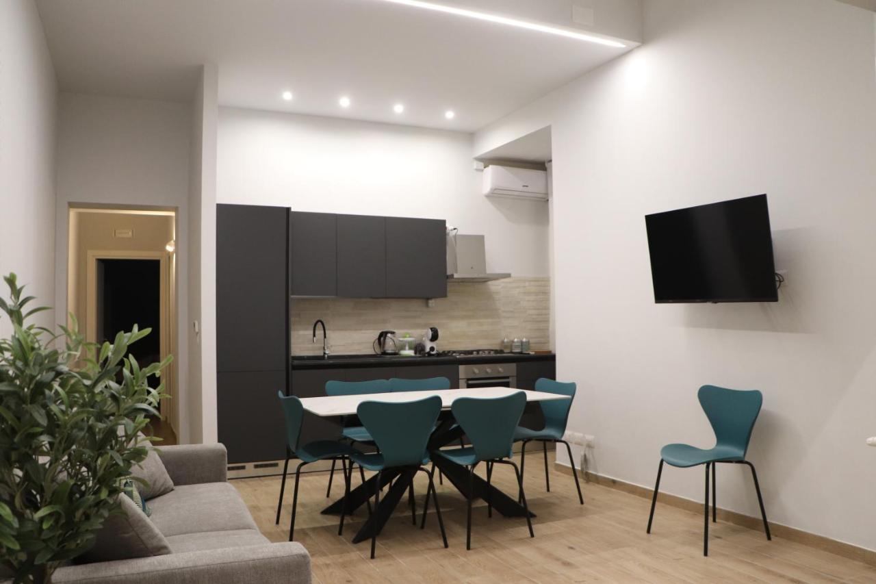 Ioletta House Apartment คาตาเนีย ภายนอก รูปภาพ