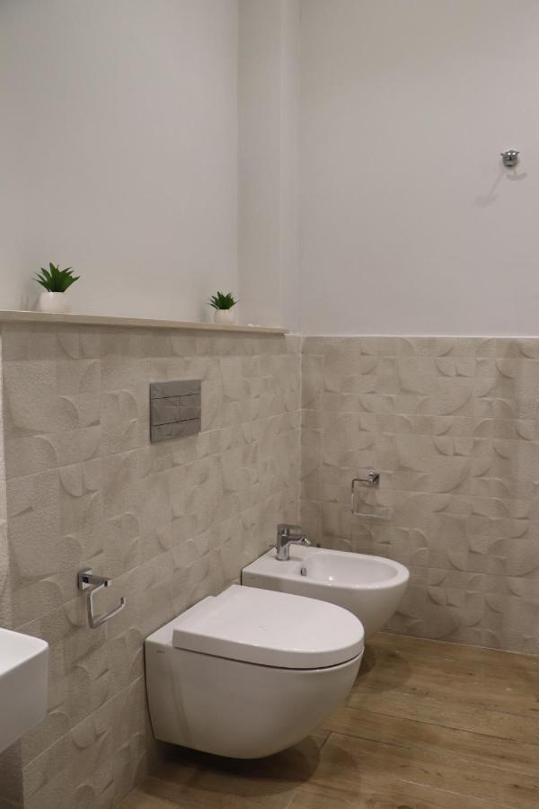 Ioletta House Apartment คาตาเนีย ภายนอก รูปภาพ