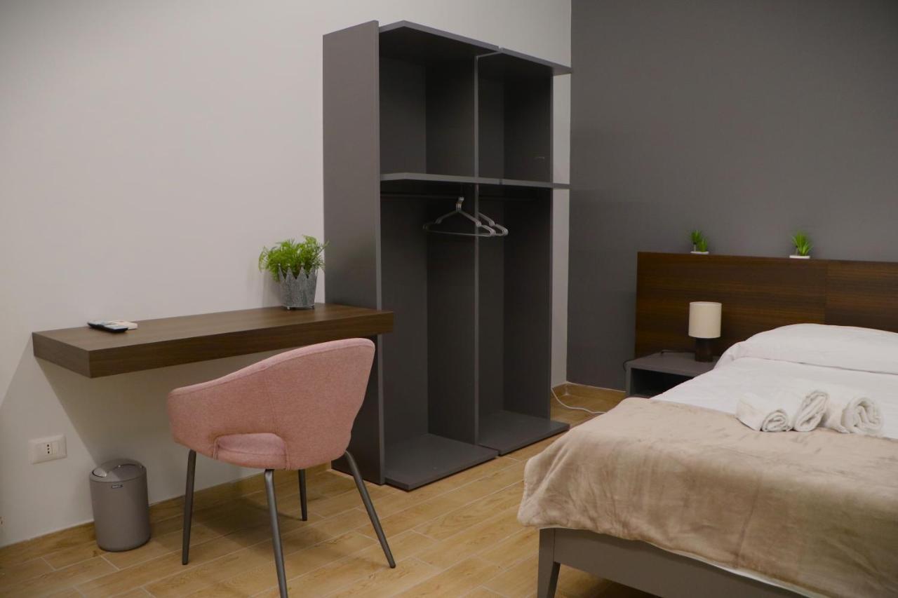 Ioletta House Apartment คาตาเนีย ภายนอก รูปภาพ