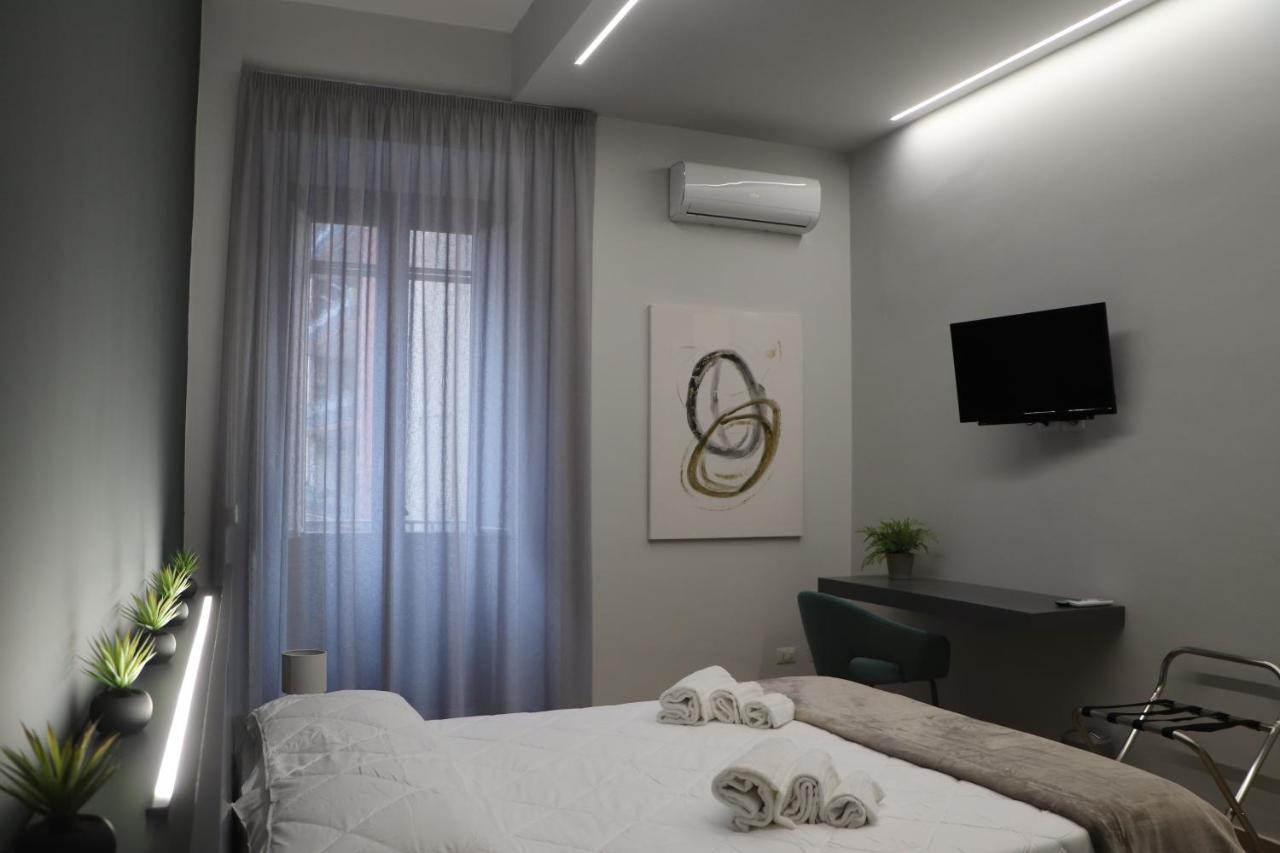 Ioletta House Apartment คาตาเนีย ภายนอก รูปภาพ