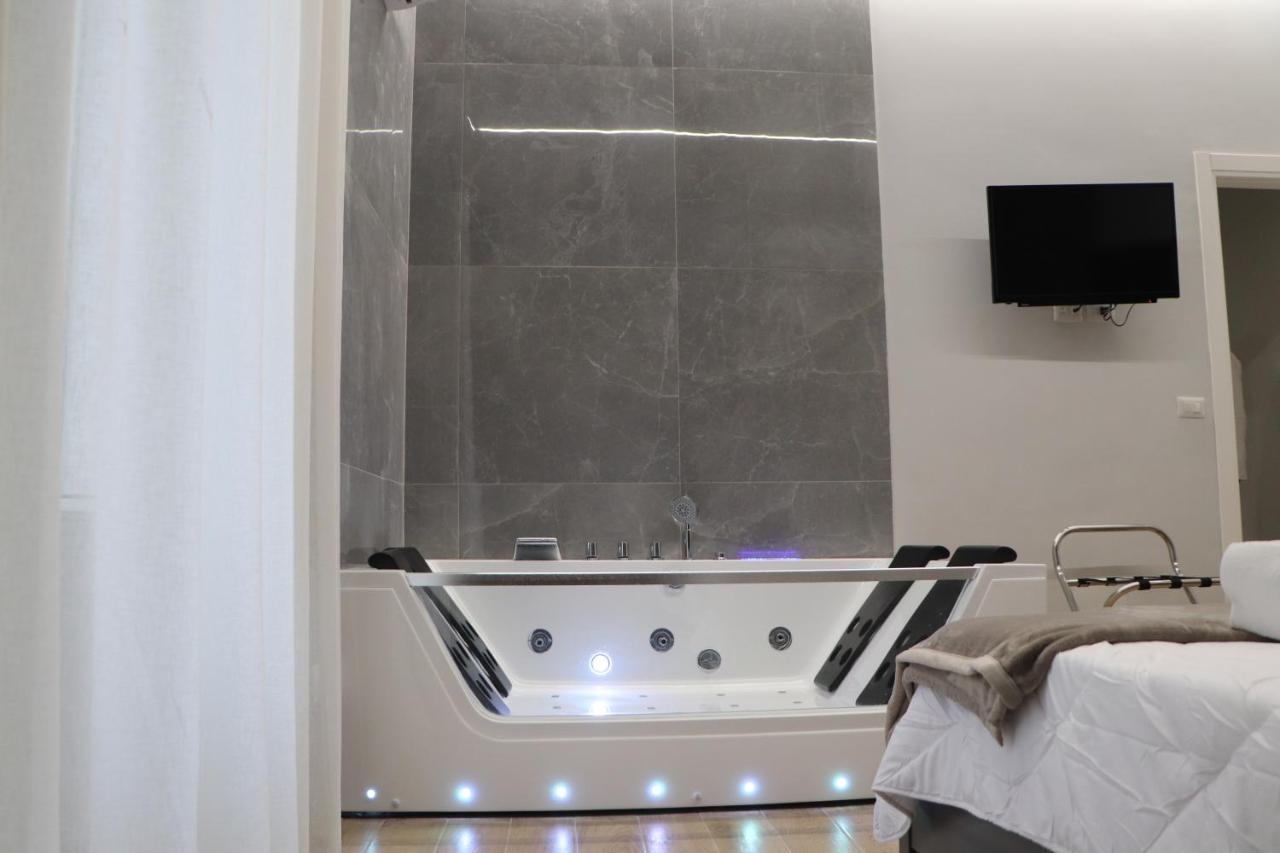 Ioletta House Apartment คาตาเนีย ภายนอก รูปภาพ