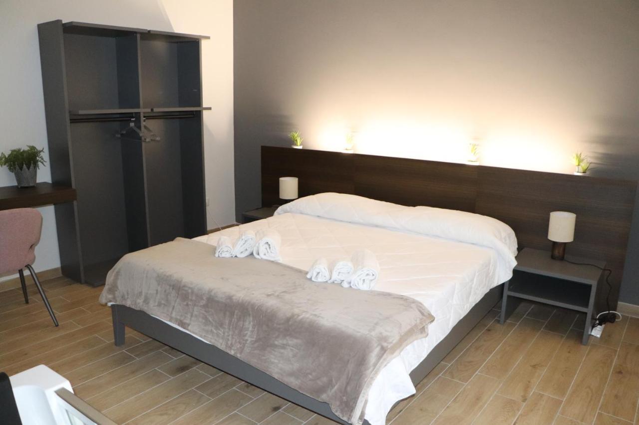 Ioletta House Apartment คาตาเนีย ภายนอก รูปภาพ