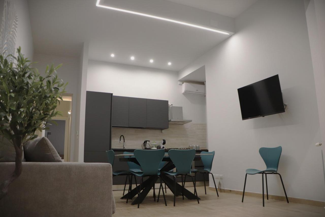 Ioletta House Apartment คาตาเนีย ภายนอก รูปภาพ