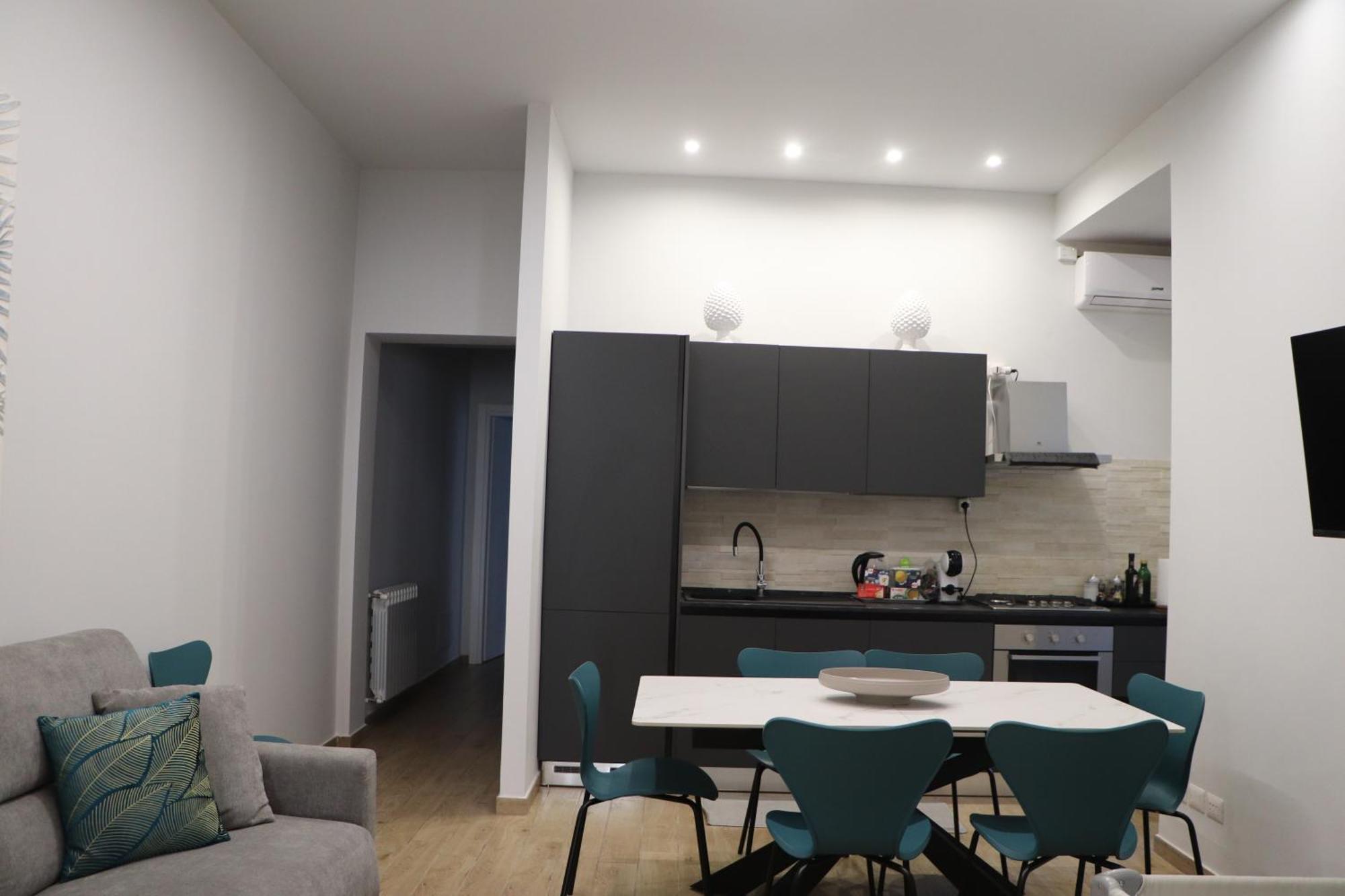 Ioletta House Apartment คาตาเนีย ภายนอก รูปภาพ