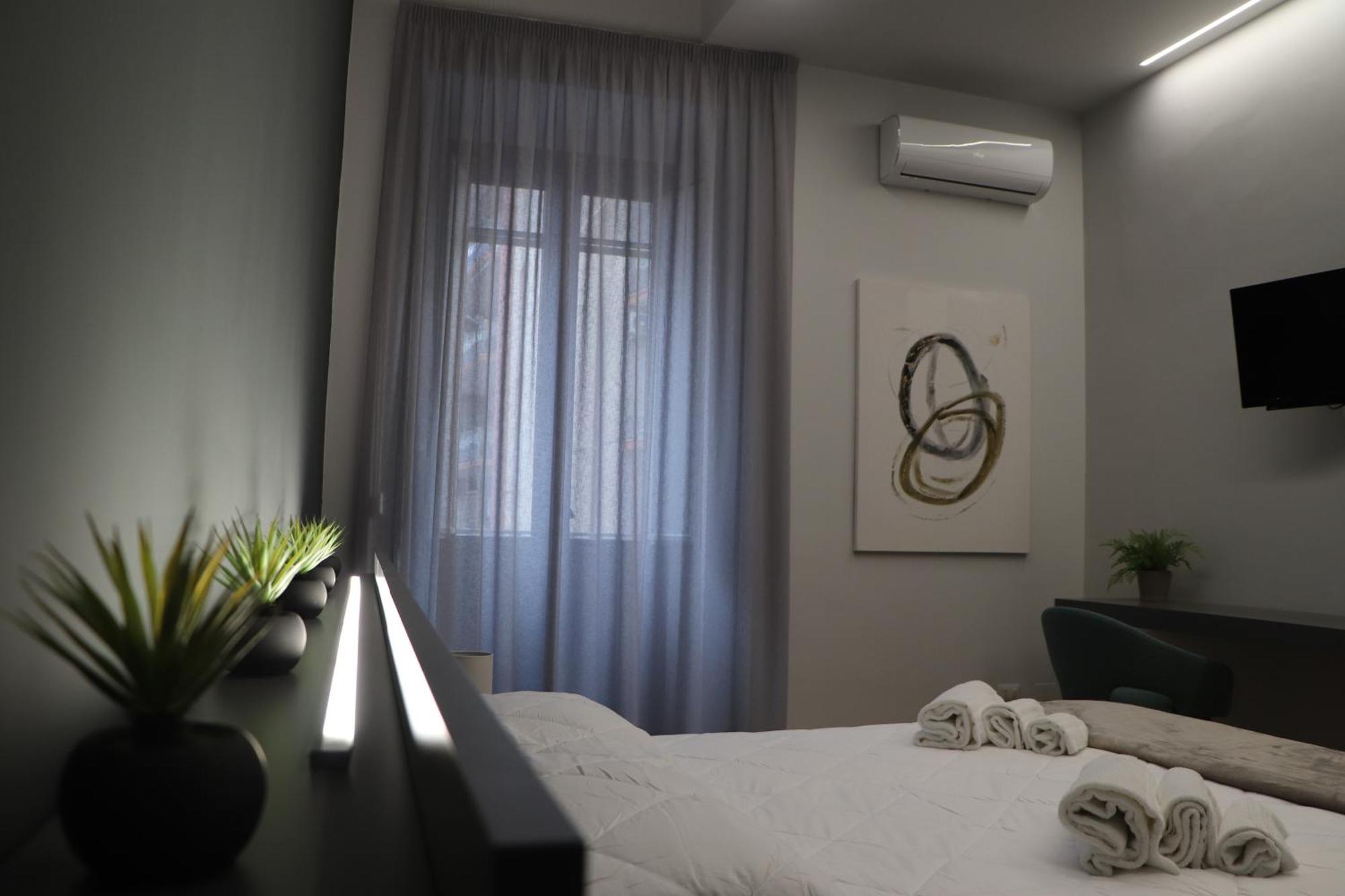 Ioletta House Apartment คาตาเนีย ภายนอก รูปภาพ
